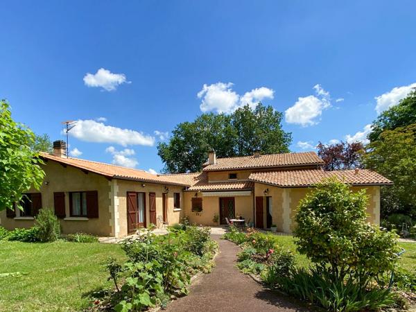 Maison
         13 pièces
        - 285 m² 490 000 € *