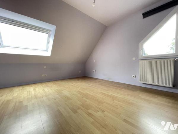 LOCMINE proche du centre ville maison de 2007 avec 4 chambres sur 741 m²