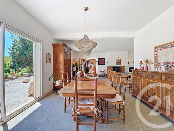 Maison à vendre  9 pièces - 225,80 m2 ST MARTIN DE CRAU - 13