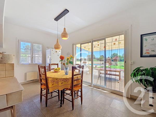 Maison à vendre  9 pièces - 225,80 m2 ST MARTIN DE CRAU - 13