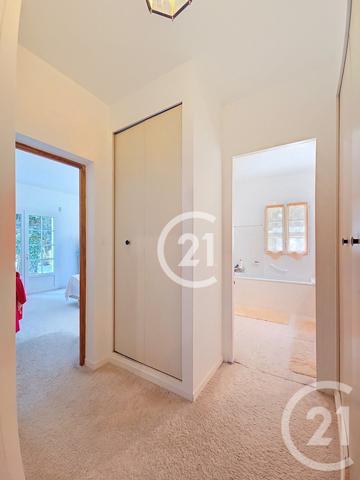 Maison à vendre  9 pièces - 225,80 m2 ST MARTIN DE CRAU - 13