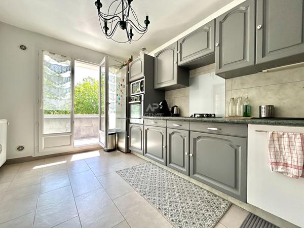 Appartement Poissy 3 pièce(s) 63 m2 €197 000 ** - Référence 9197