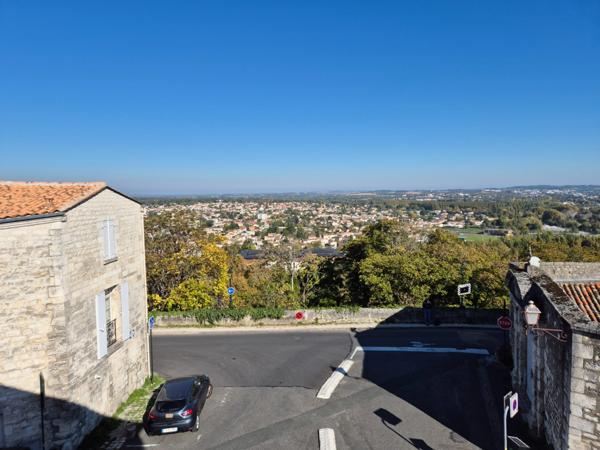 Maison coup de cœur, cosy, lumineuse et meublée, avec vue panoramique
