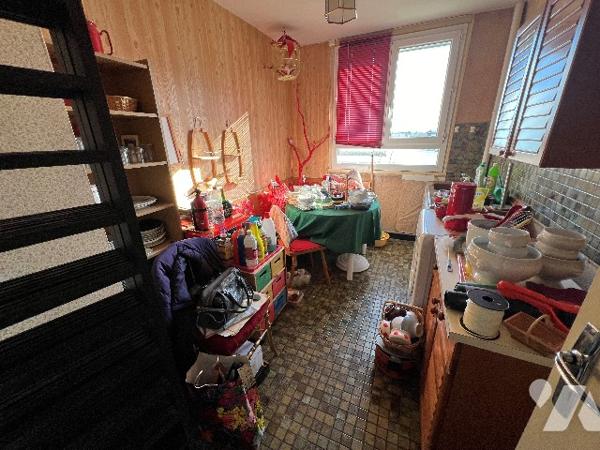 Type 4 situé au 4éme et dernier étage avec terrasse de 40 m²