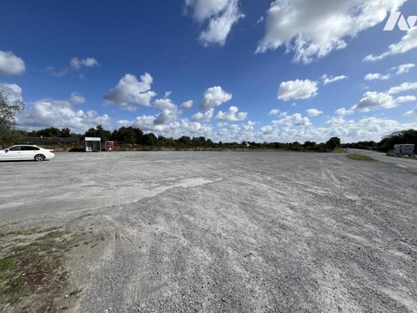 Ensemble immobilier local commercial et habitation
