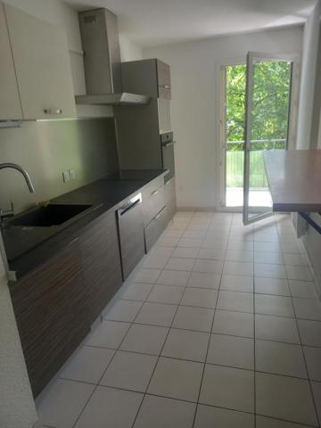 Bordeaux, rue colette T4 au pied du tram