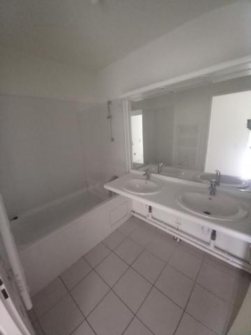 Bordeaux, rue colette T4 au pied du tram