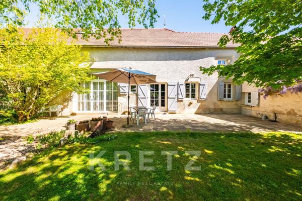 Bourgogne - Dijon nord est- Maison de caractère 260 m2 -piscine chauffée -dépendances