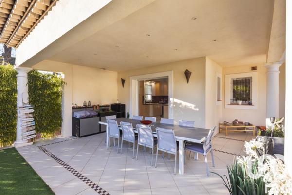 Maison à vendre 8 pièces 300 m² Saint-Raphaël