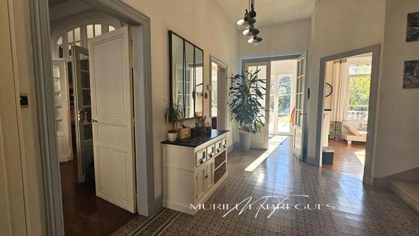 Maison de Maître de 553 m2, piscine chauffée, parc