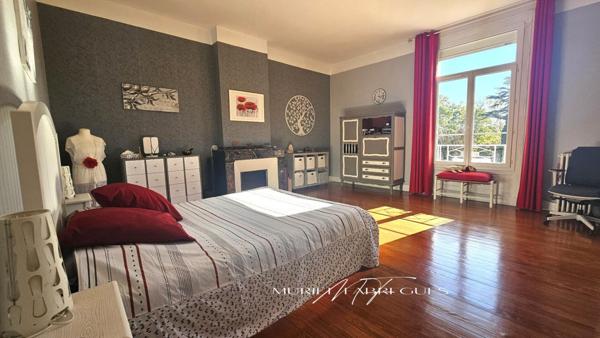 Maison de Maître de 553 m2, piscine chauffée, parc