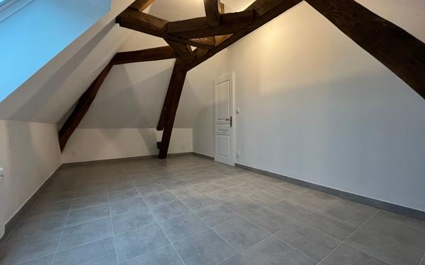 Appartement à louer    3 pièces • 81,88 m2 Rugles