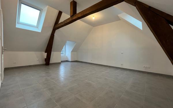 Appartement à louer    3 pièces • 81,88 m2 Rugles