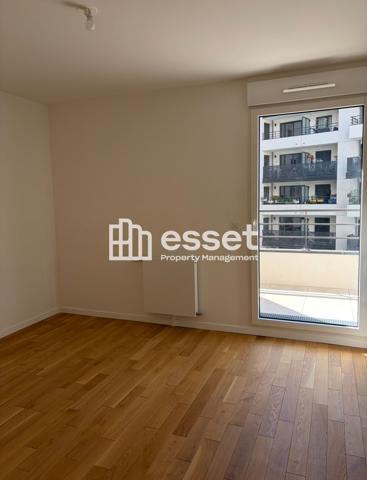 Location Appartement 4 pièces 89.36 m² - Courbevoie 92400