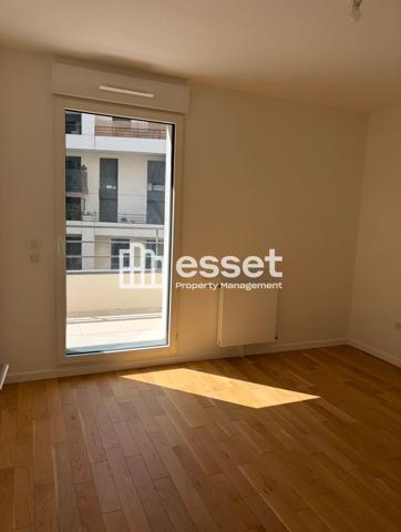 Location Appartement 4 pièces 89.36 m² - Courbevoie 92400