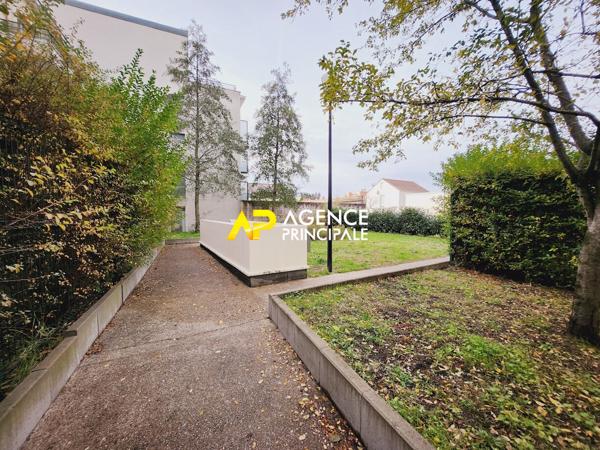 Appartement 4 pièces, 2 chambres, 2 parkings , cave et balcon en centre ville d'ARGENTEUIL €245 000 ** - Référence 4339