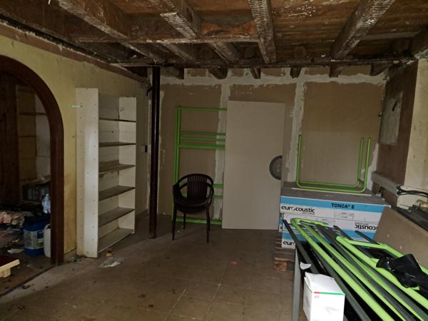 MONNETIER-MORNEX - Maison de village à rénover avec terrasse