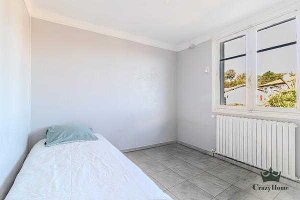 Appartement
                                                                                                                                                                                                                                                                                                                        4 pièce(s)                                                                                                                                                                                                          3 chambre(s)                                                                                                                                                                                                          82.6  m²