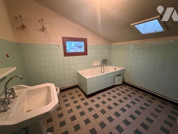 EXCLUSIVITE: ALBERTVILLE - QUARTIER SAINT-SIGISMOND-Idéal Grande Famille ou INVESTISSEUR