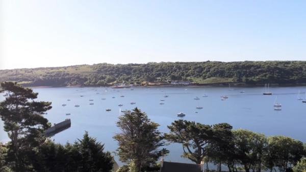 BRETAGNE, FINISTERE, PLOUGASTEL DAOULAS, EMPLACEMENT DISCRET, CONFIDENTIEL, NEO BRETONNE, LITTORAL, VUE MER, SOUS-SOL COMPLET, SANS VIS À VIS, TERRAIN, RÉNOVATION