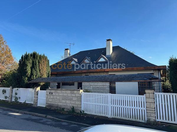 Vente Maison200 m² - 9 Pièces - ATHIS MONS (91200)