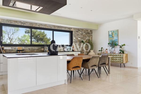 Vente Maison 6 pièces de 300m² - 13610 Le Puy-Sainte-Réparade