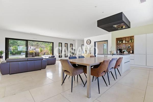 Vente Maison 6 pièces de 300m² - 13610 Le Puy-Sainte-Réparade