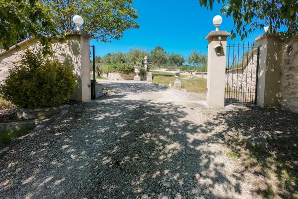 Propriete à vendre 5 pièces CABRIERES (30)