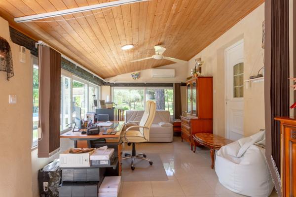 Propriete à vendre 5 pièces CABRIERES (30)