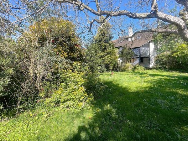 MAISON FAMILIALE EN CENTRE-VILLE