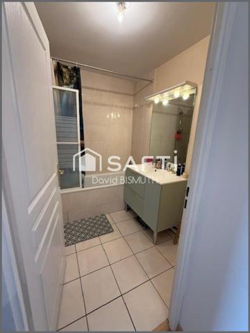 Appartement 3 pièces 2 chambres de 60 m2 Terrasse de 10 m2 Dernière étage DPE "C"