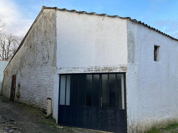Grange entre La Rochelle et Marans
