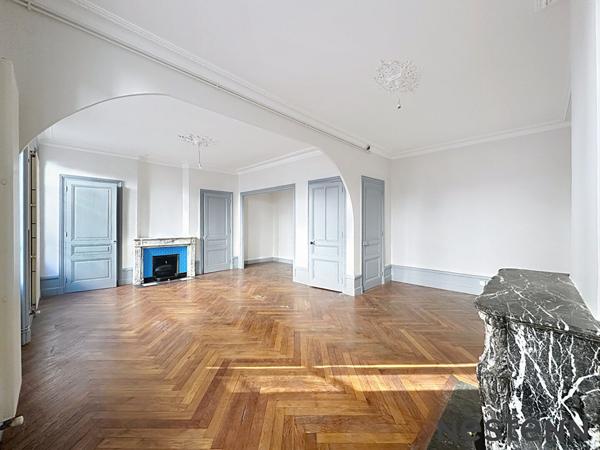 Superbe appartement à vendre dans le centre ville de Saint-Étienne