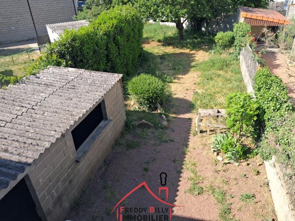 Maison de ville, 2 ch + bureau, jardin avec dépendance