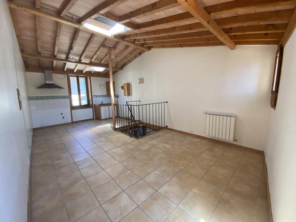 Maison en plein coeur du centre ville de Crest