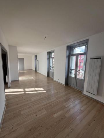 REF 10200 - 7 RUE DE LA RONZADE - F4 au 2ème étage