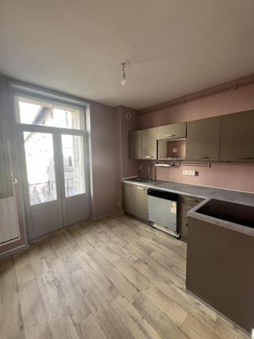 REF 10200 - 7 RUE DE LA RONZADE - F4 au 2ème étage