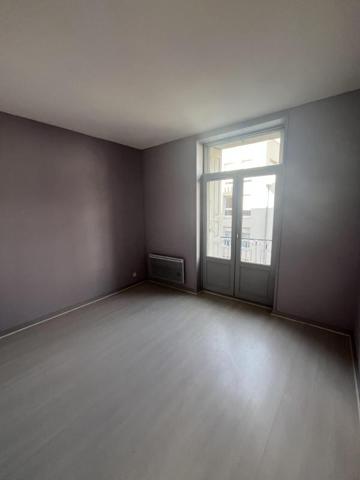 REF 10200 - 7 RUE DE LA RONZADE - F4 au 2ème étage