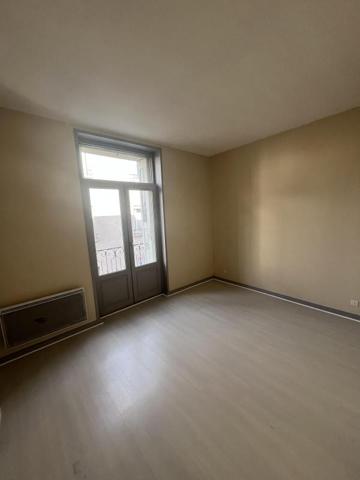 REF 10200 - 7 RUE DE LA RONZADE - F4 au 2ème étage