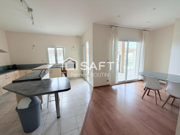 APPARTEMENT SPACIEUX AVEC 4 CHAMBRES ET TERRASSE + PLACES DE PARKING AU CENTRE VILLE DE NIORT !