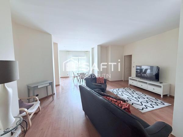APPARTEMENT SPACIEUX AVEC 4 CHAMBRES ET TERRASSE + PLACES DE PARKING AU CENTRE VILLE DE NIORT !