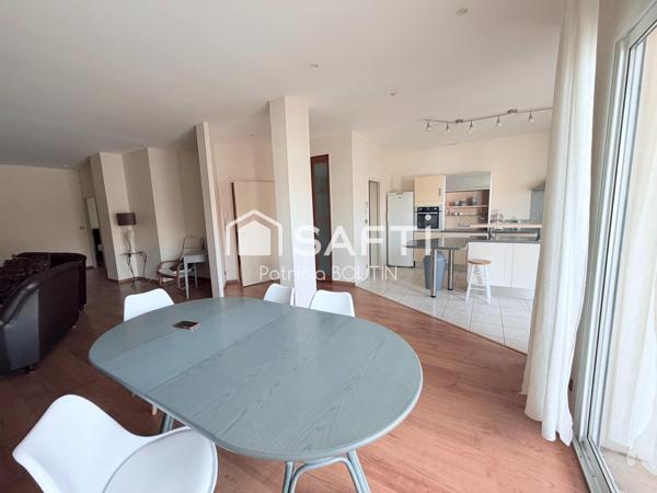 APPARTEMENT SPACIEUX AVEC 4 CHAMBRES ET TERRASSE + PLACES DE PARKING AU CENTRE VILLE DE NIORT !