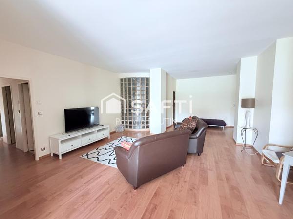 APPARTEMENT SPACIEUX AVEC 4 CHAMBRES ET TERRASSE + PLACES DE PARKING AU CENTRE VILLE DE NIORT !