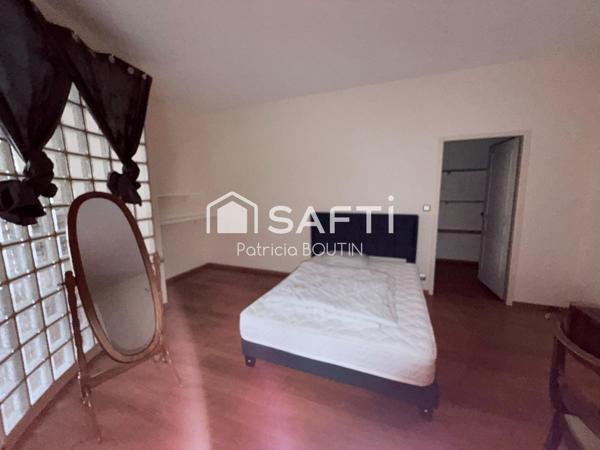 APPARTEMENT SPACIEUX AVEC 4 CHAMBRES ET TERRASSE + PLACES DE PARKING AU CENTRE VILLE DE NIORT !