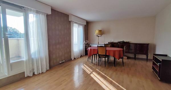 3 pièces au coeur du centre-ville ! €279 000 ** - Référence 26-3885