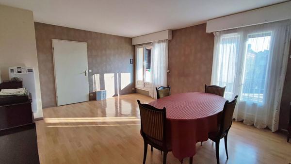 3 pièces au coeur du centre-ville ! €279 000 ** - Référence 26-3885