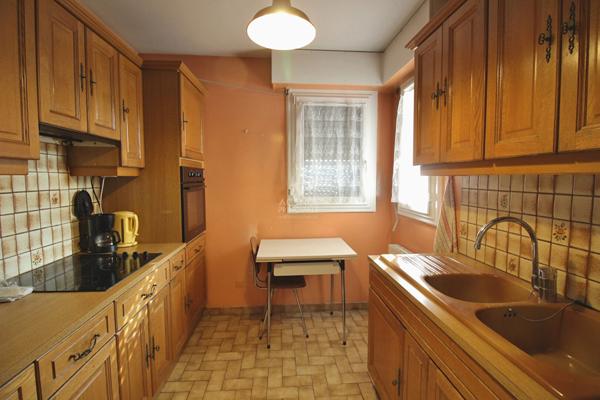 3 pièces au coeur du centre-ville ! €279 000 ** - Référence 26-3885
