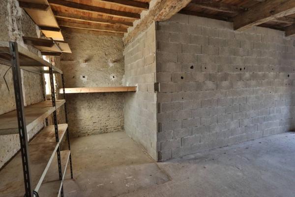 Bien immobilier à vendre 3 pièces de 140 m²