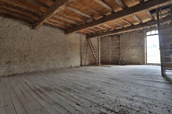 Bien immobilier à vendre 3 pièces de 140 m²