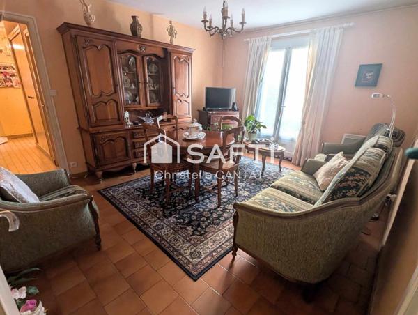 Maison avec 2 logements F5 et F3. Terrain.